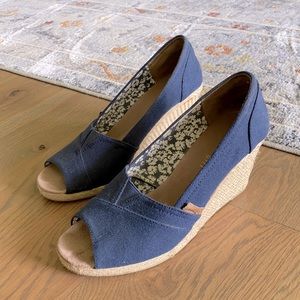 Madden girl- Navy Wedge Sandals
